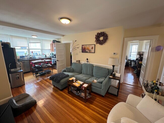 Photo - 332 Beacon St Unit 3