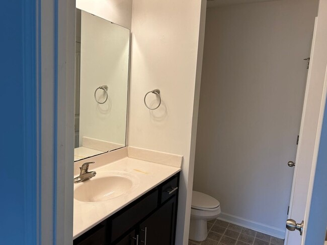 Photo - 208 Jordan Ln Unidad D