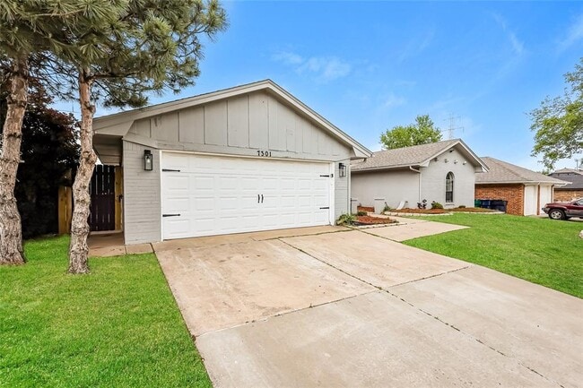 Photo - 7301 Skylark Ln