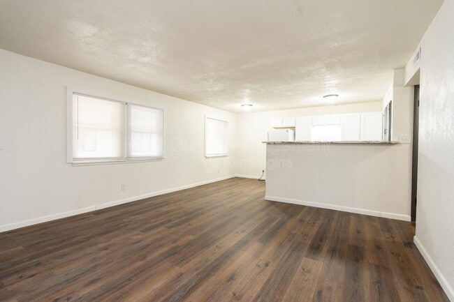 Photo - 750 W Dayton Ave Unidad Apt 104