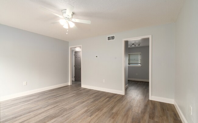 Manatee Bay Apartments