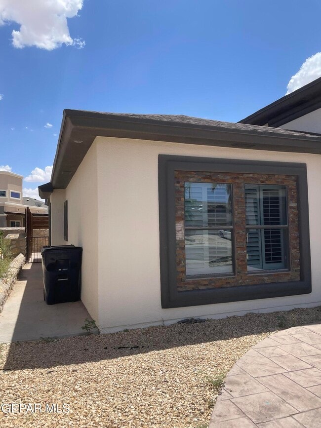 Photo - 3132 Tunnel Point Way