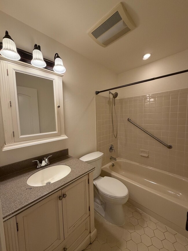169 Devon Ct