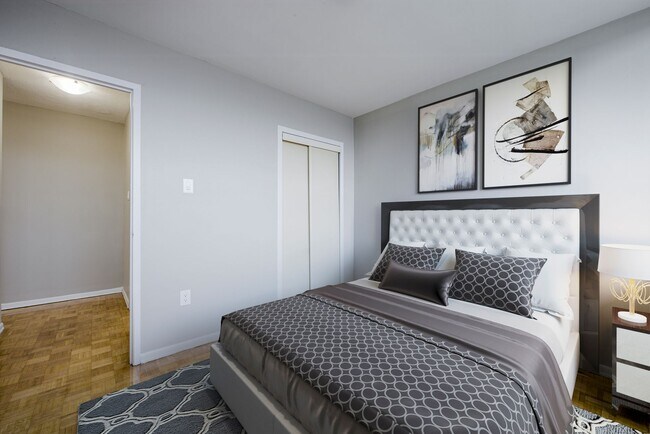 Photo - 100 Spadina Road