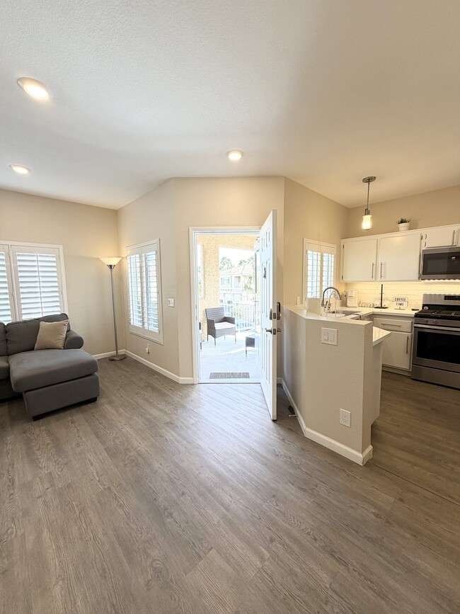 Photo - 251 S Green Valley Pky Unidad 2721