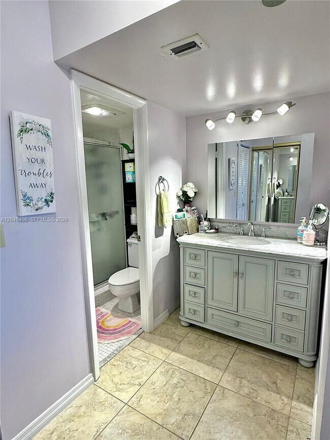1300 St Charles Pl Unit 402