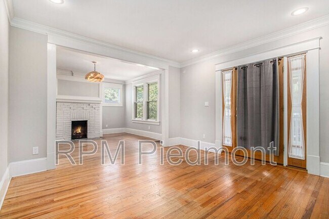 Photo - 493 Robinson Ave SE