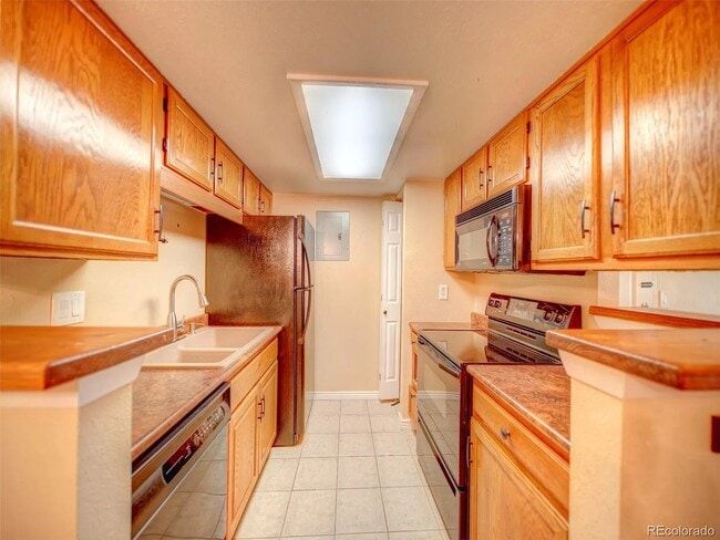 Photo - 922 S Walden St Unit 102