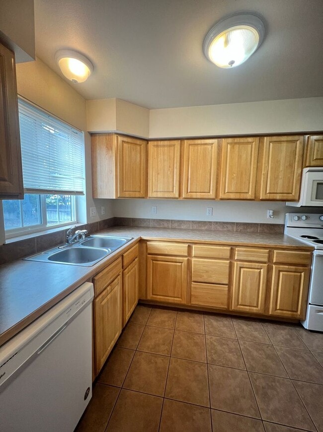1713 W Fern Dr Unidad C