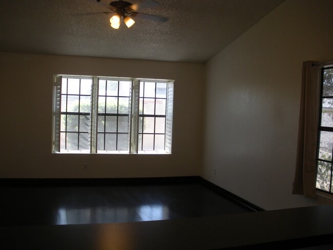 Building Photo - 6611 W Jamaica Dr Rental