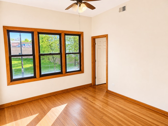 Photo - 2825 N Milwaukee Ave Unit 1