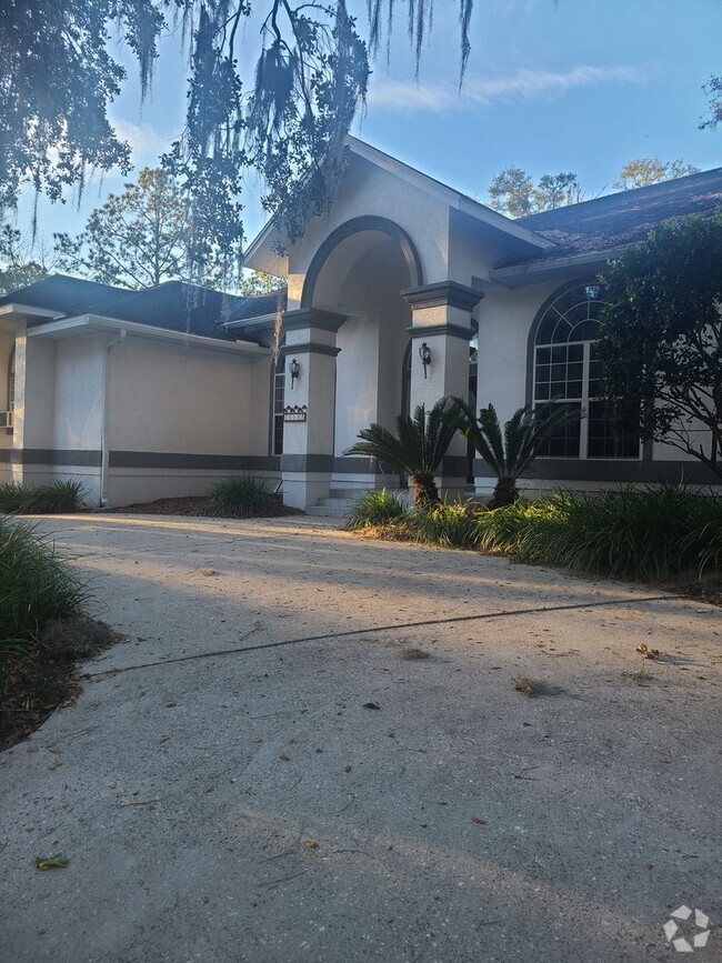 Building Photo - 4/3.5 Turkey Creek Pool Home, Newly Renovated