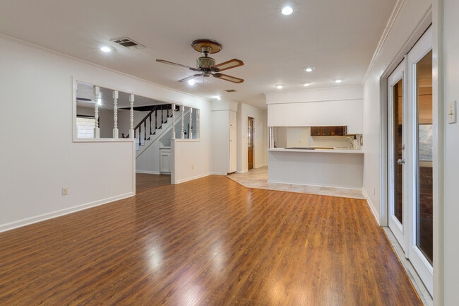 Photo - 113 Aberdeen Dr