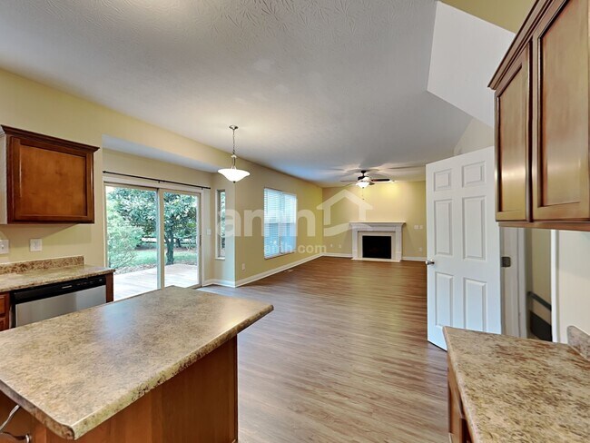 Photo - 270 Huntington Dr