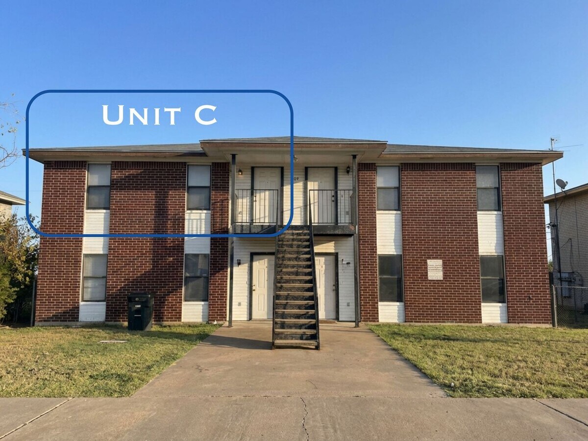 Photo - 1109 Circle M Dr Unit Apt C