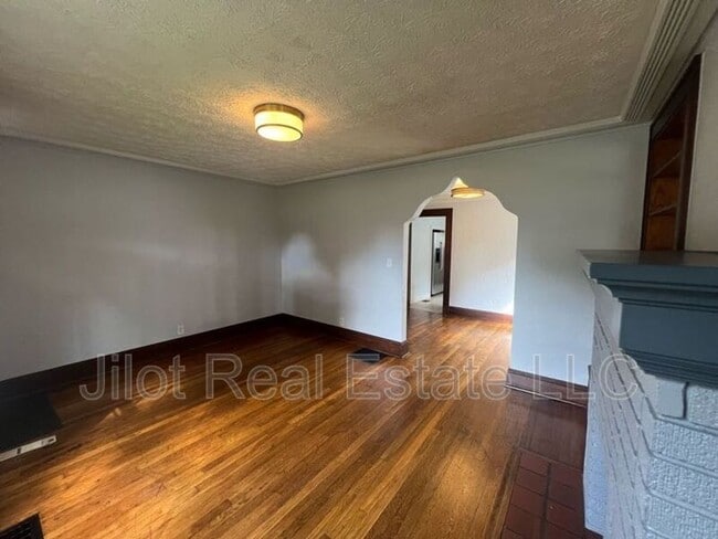 Photo - 1845 Lakewood Terrace SE