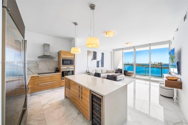 Photo - 2020 N Bayshore Dr