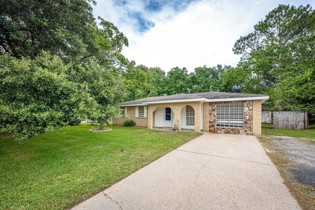 2840 Gardendale Ave