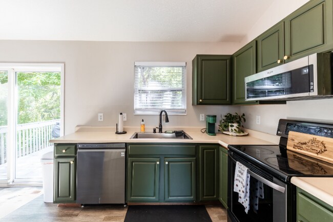 Photo - 868 Virginiabradford Ct