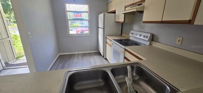 Photo - 304 Camillia Ln