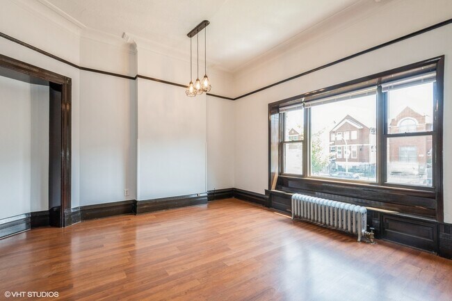 Photo - 3136 S Prairie Ave Unit 1