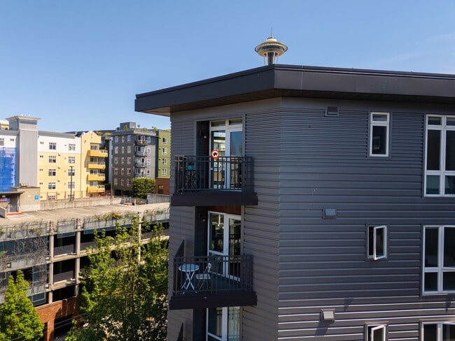 Building Photo - Matae Condominiums - Lower Queen Anne/Bell... Unit 603