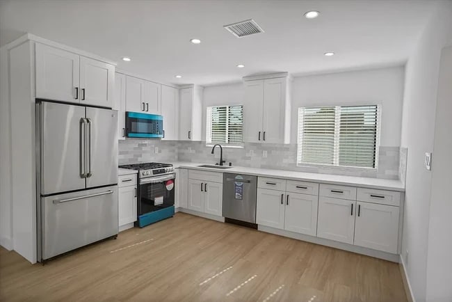 Photo - 21330 Lemarsh St