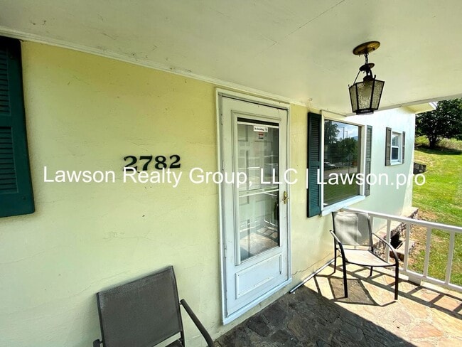 Photo - Cozy Three Bedroom Home in Salem with Larg...