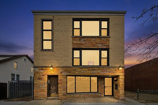 Photo - 5915 N Milwaukee Ave