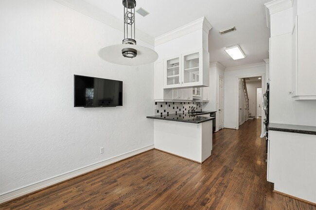 Building Photo - 3210 Maroneal St