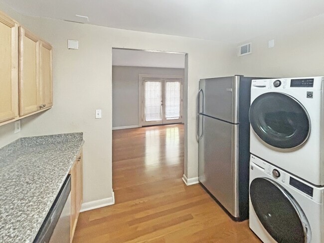 Photo - 1355 Euclid Ave NE