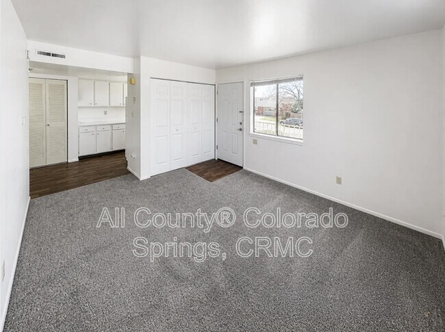 1105 Cree Dr Unit 4