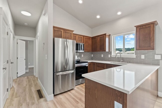 Photo - Newly built 4 Bedroom Duplex With Garage