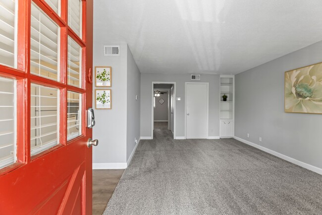 Building Photo - Beautiful 1 Bedroom in Brookside Area! Unit 27 Rental