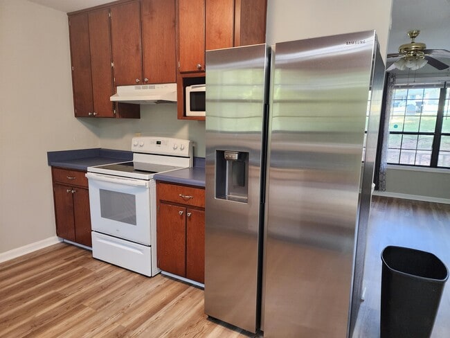 Photo - 125 Village Way