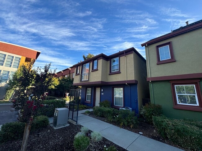 Photo - 804 Titanium Ln