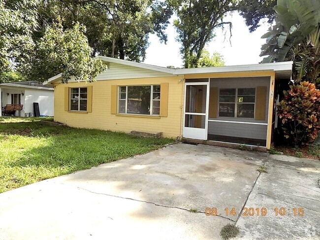 Building Photo - 2 bedroom, 1 bath in Daytona with bonus room Rental