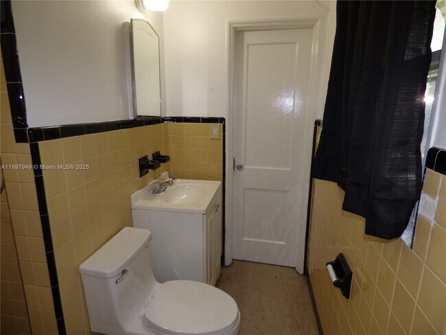 Photo - 522 N 19th Ave Unit 1