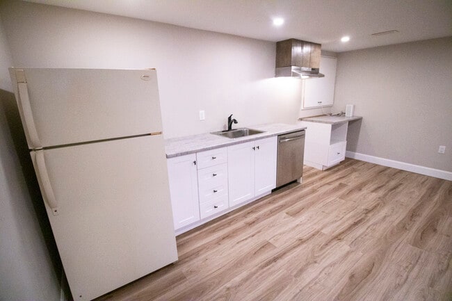 Photo - Cozy Lower Unit * White Oaks Pond Mills * ... Unit Lower