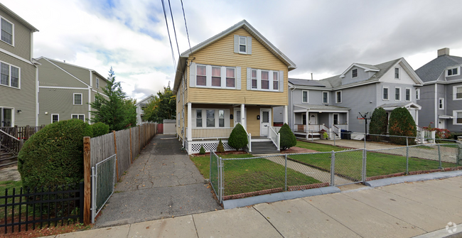 Building Photo - 203 Everett St Unit 1 Rental