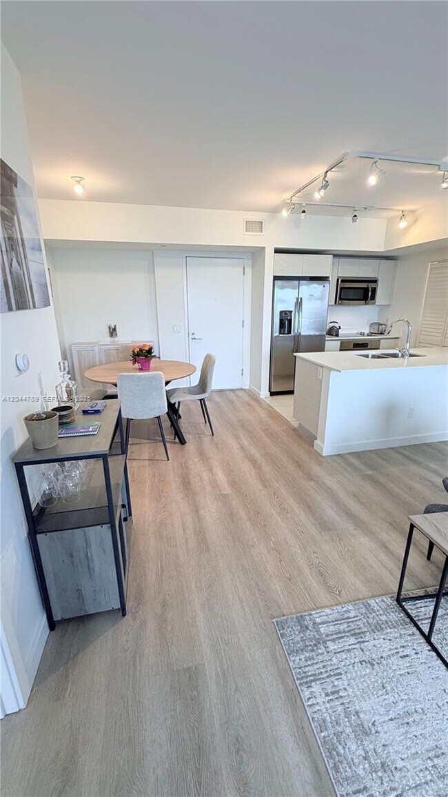 Photo - 4250 Biscayne Blvd Unidad 1617