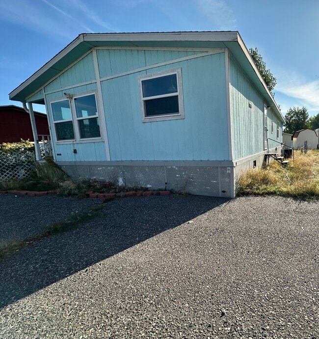 Photo - 3 Hartland St N