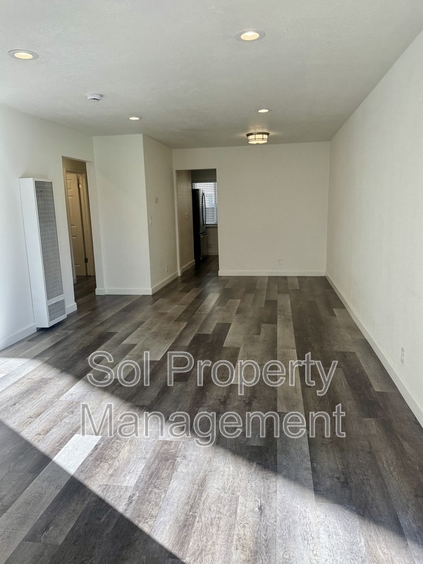 Photo - 1053 W Hamilton Ave