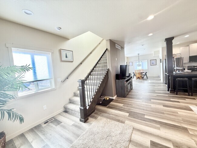 Photo - 186 W Quandary Ct