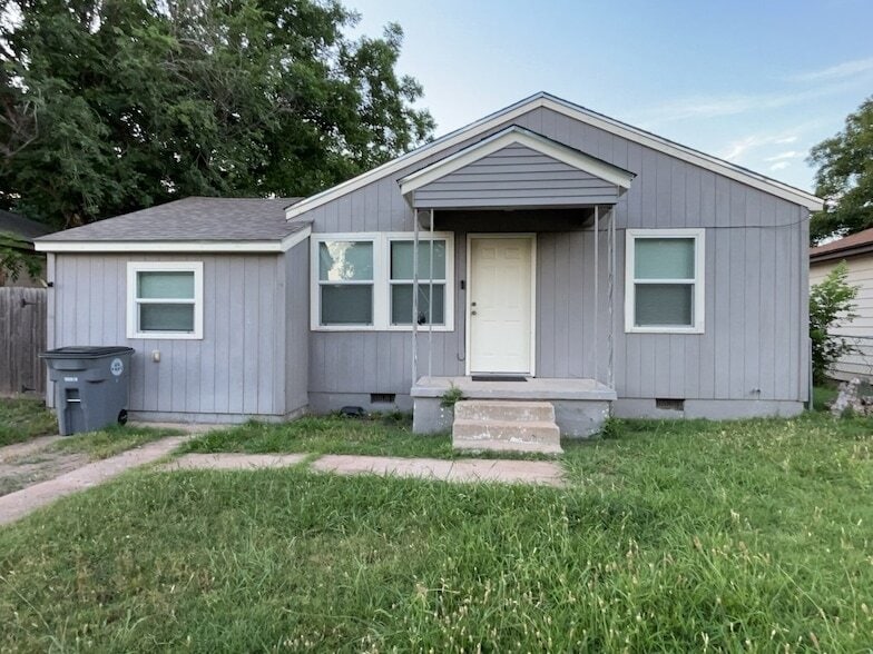 Photo - 1713 NW Irwin Ave