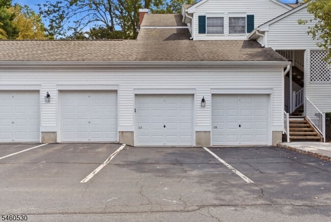 125 Smithfield Ct