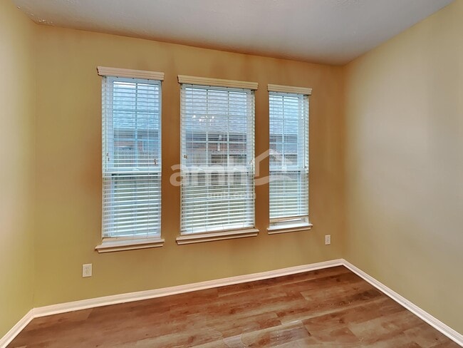 Photo - 5718 Emerald Brook Ln
