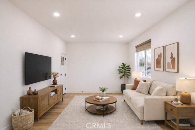 Building Photo - 625 Orizaba Ave Unit 6