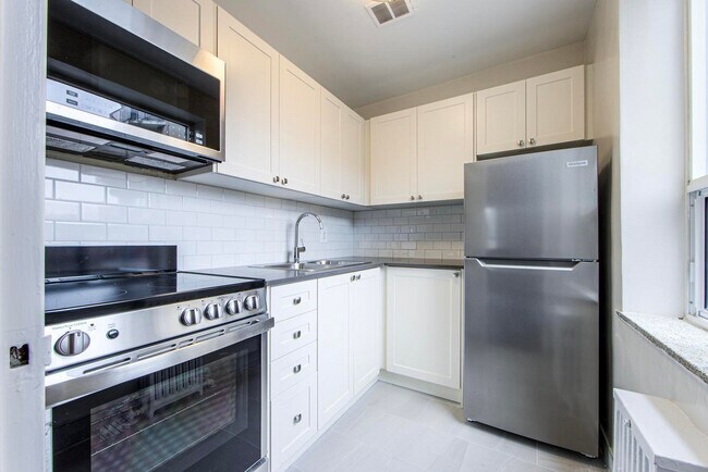 Photo - Upper Canada Apartments 165