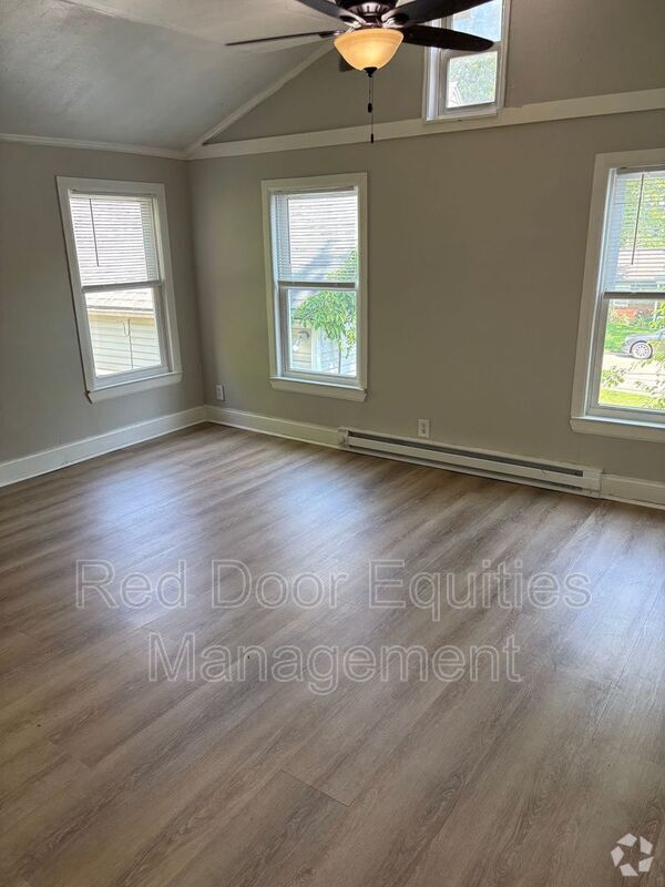 Building Photo - 718-720 West Hubert Avenue Rental